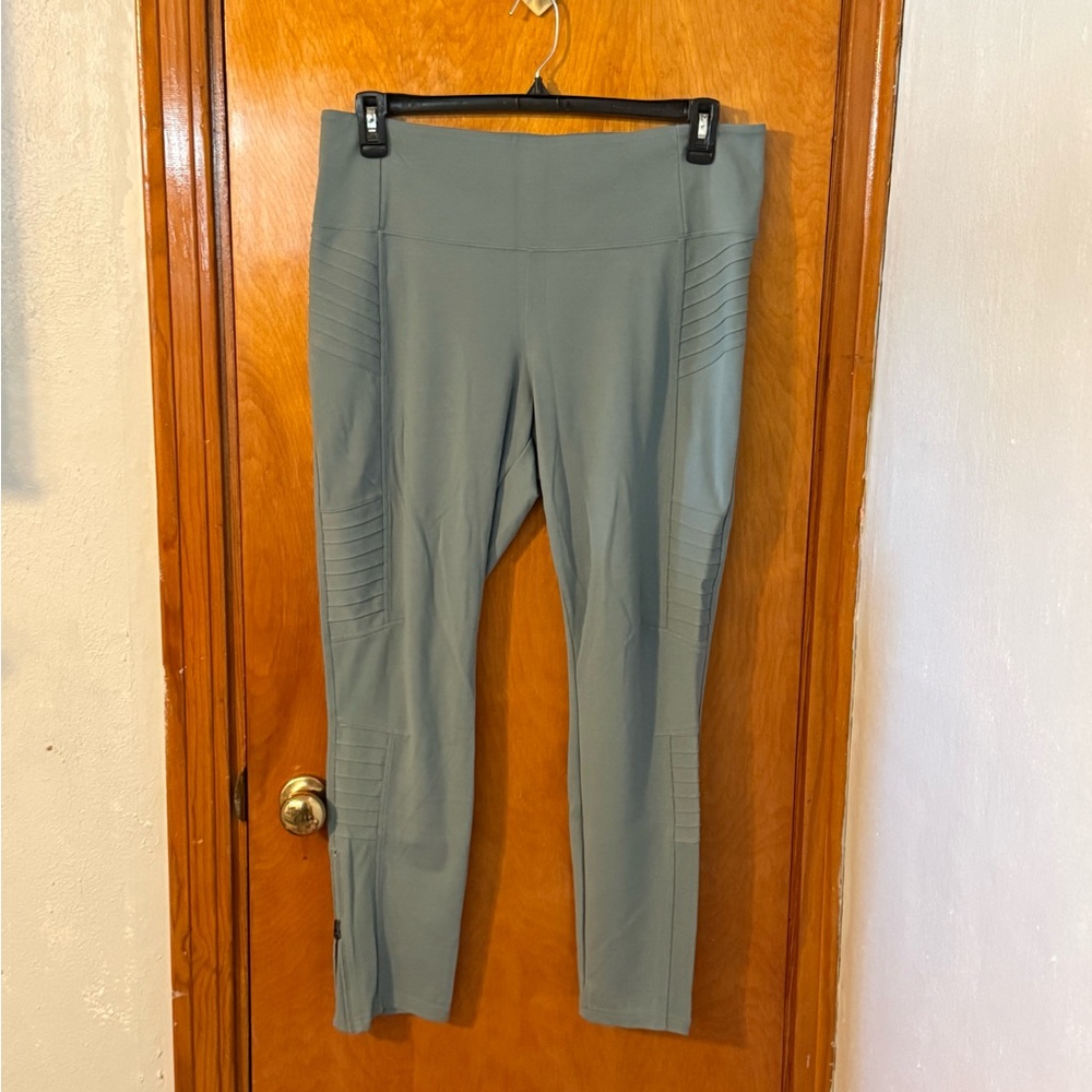 Women’s Athleta Delancey Moto Tight in Green Size 1X